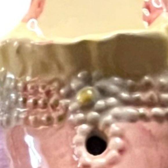 Vintage Ceramic Trinket Box | 3D High Heel Lid | Pastel Vanity, Shoes Theme - Picture 14 of 15